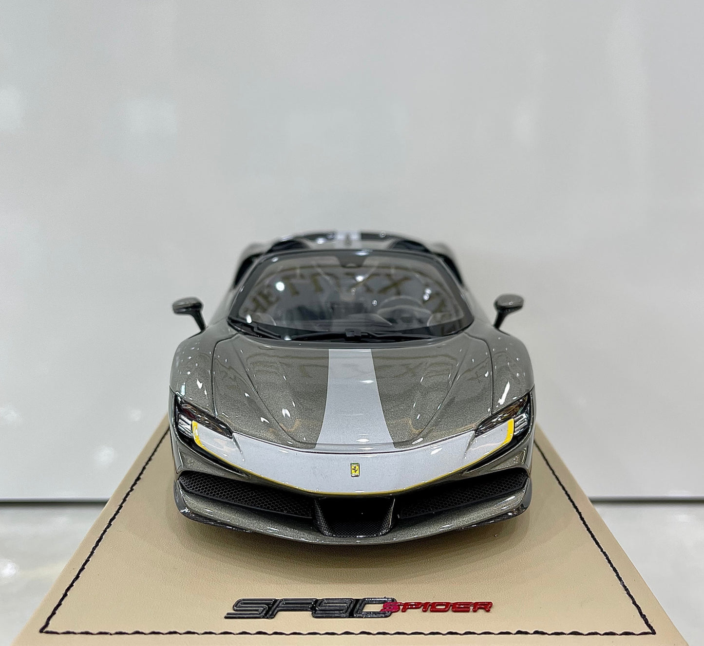 luxury ferrari 1 : 18 Scale model buy online