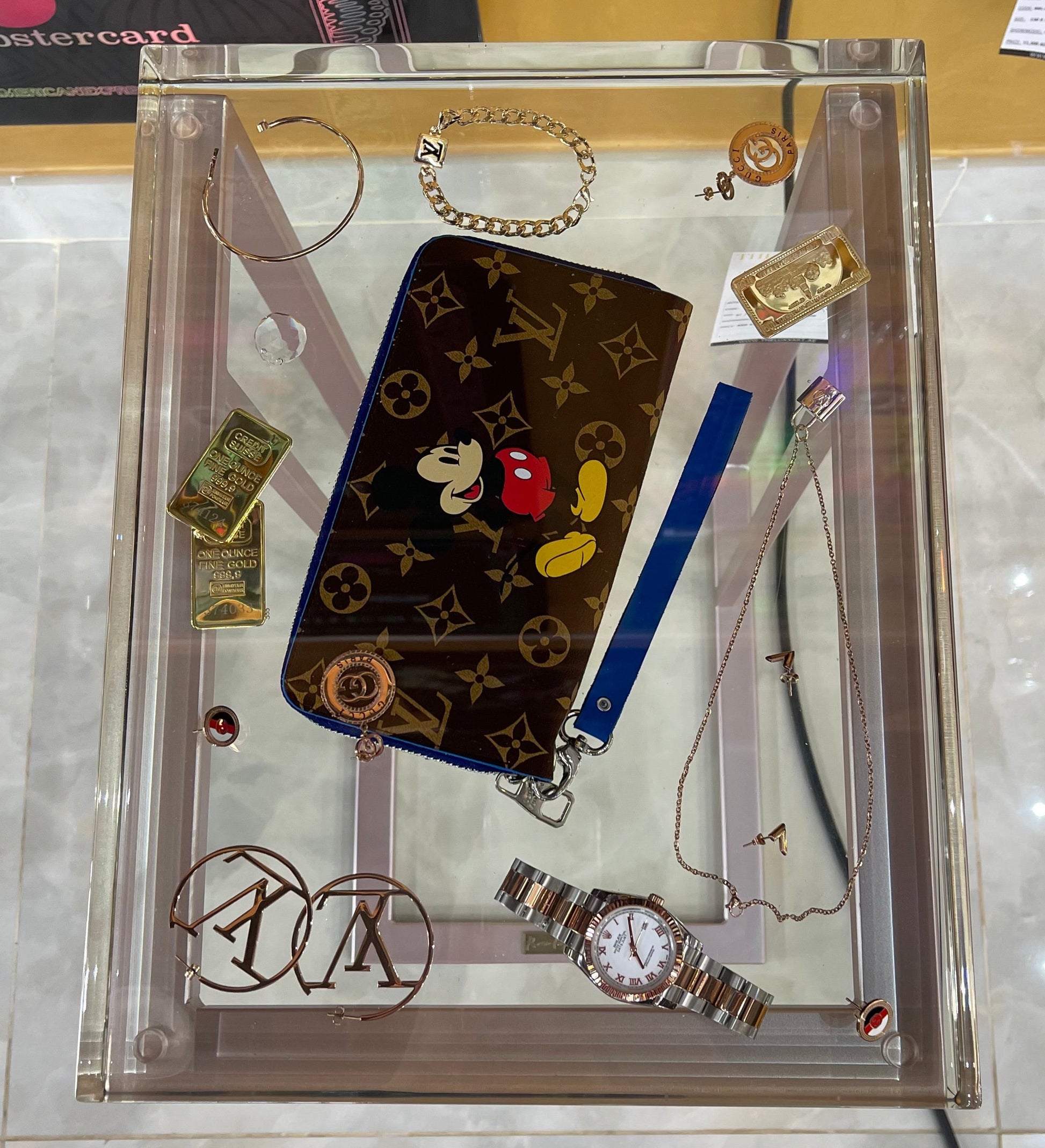 luxury Louis Vuitton art table now online