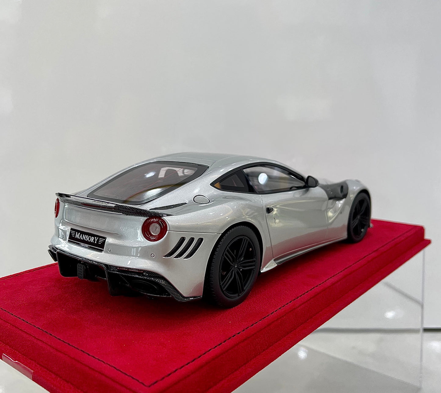 Ferrari f12 1:18 scale model now online