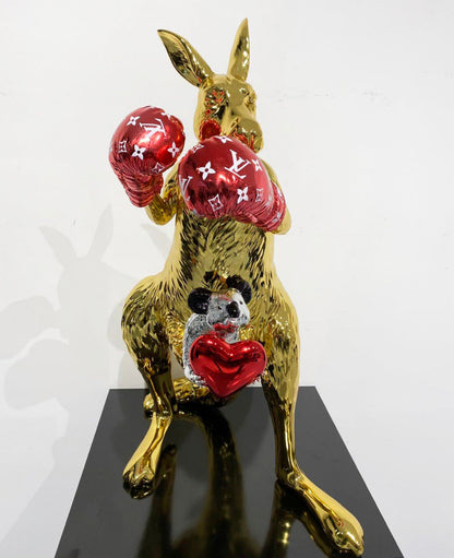 Kangeroe boxing sculpture
